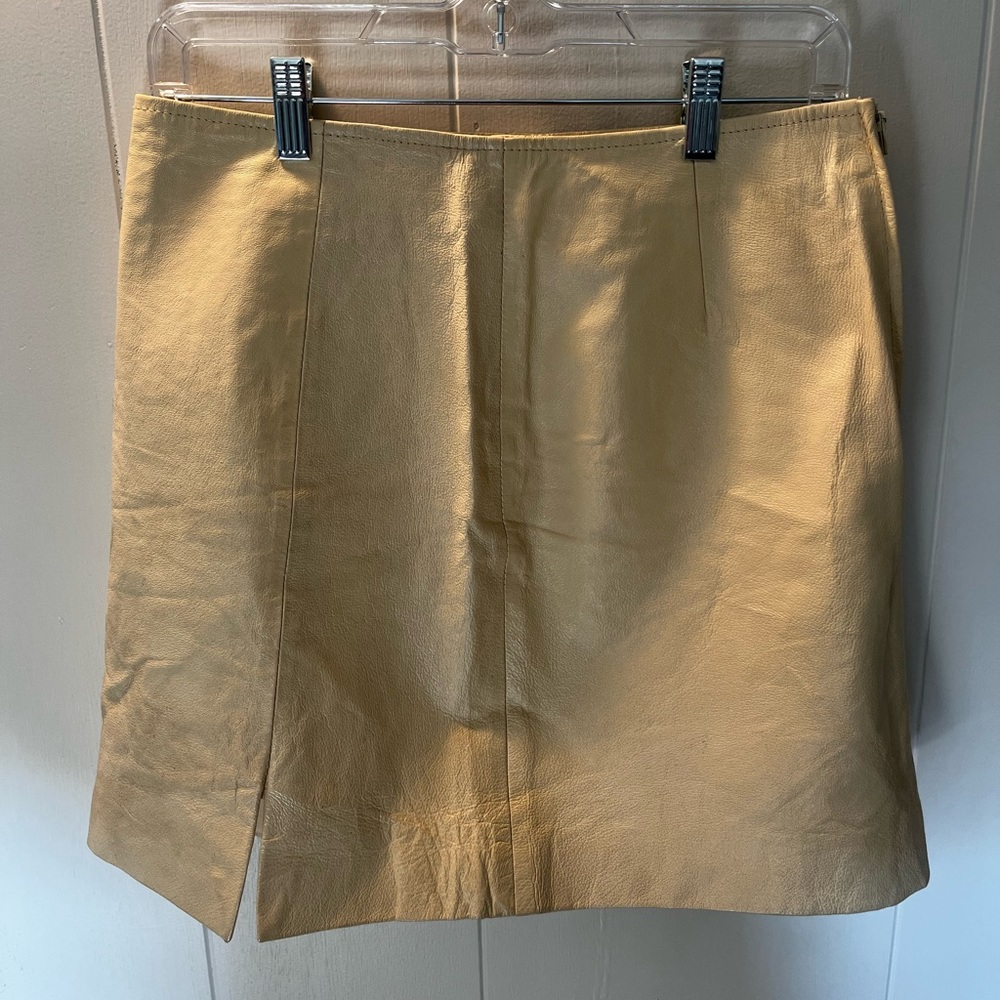 Vintage white Leather Gallery skirt size 8